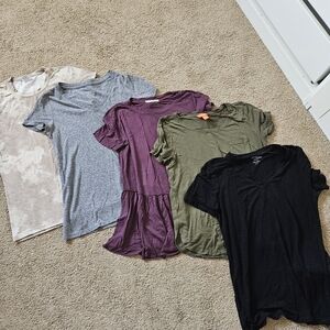 Bundle of 5 Women’s Short Sleeve T-shirt Tops